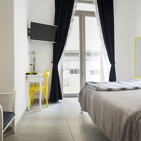 Civico10 Bed & Breakfast เนเปิลส์ ภายนอก รูปภาพ