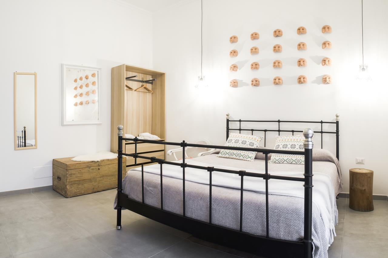 Civico10 Bed & Breakfast เนเปิลส์ ภายนอก รูปภาพ
